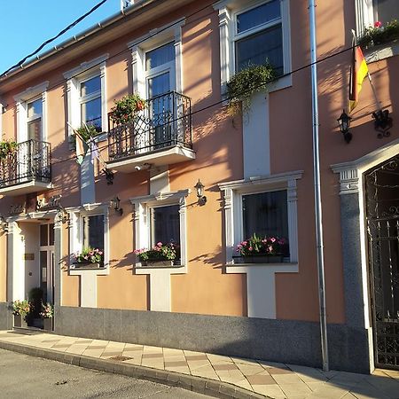 City Centre Apartment Дьєр Екстер'єр фото