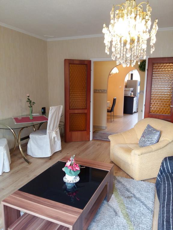 City Centre Apartment Дьєр Екстер'єр фото