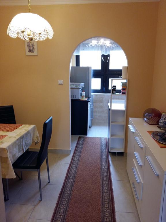 City Centre Apartment Дьєр Екстер'єр фото